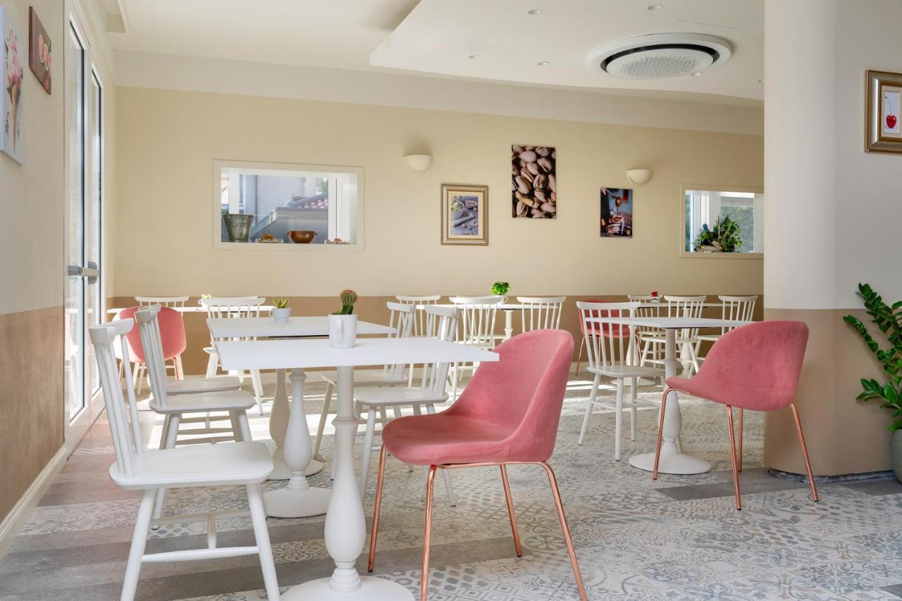 5 Hotel 3 Stelle a Viserba da Prenotare Subito