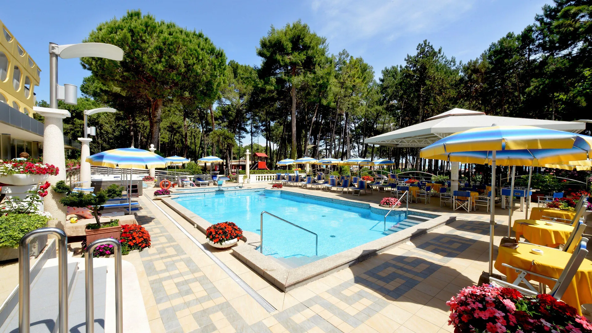 8 Hotel sulla Spiaggia a Lignano Pineta Che Vale la Pena Prenotare