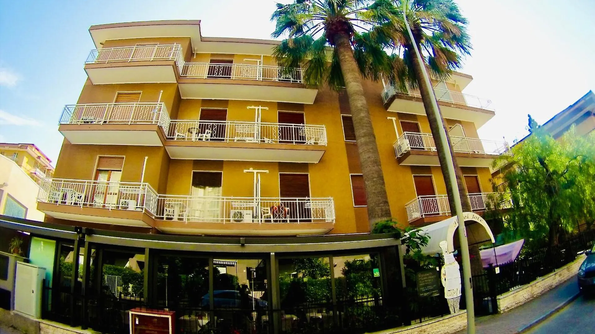 13 Hotel Economici in Riviera Ligure da Non Perdere