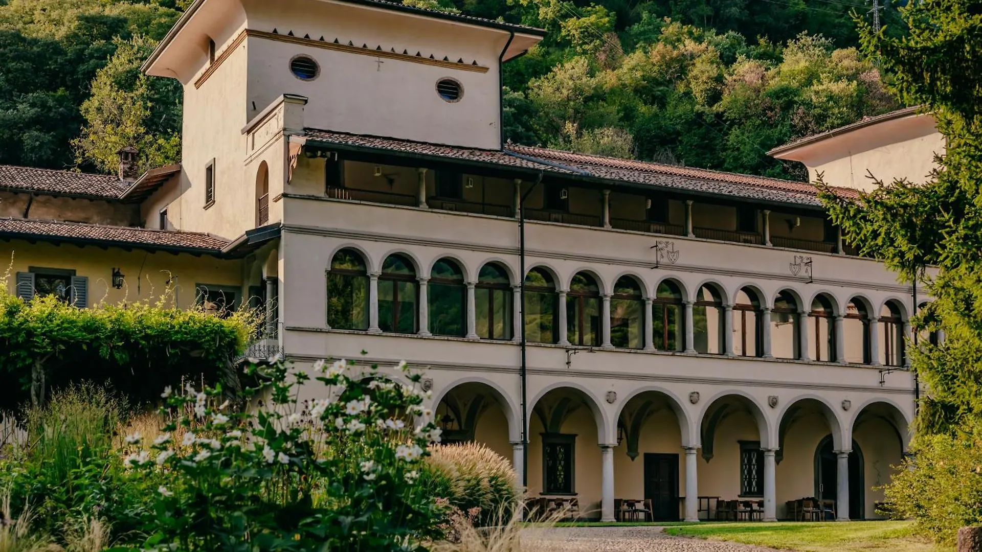 Soggiornare in Italia: 15 Hotel con Voti Eccellenti a Confronto