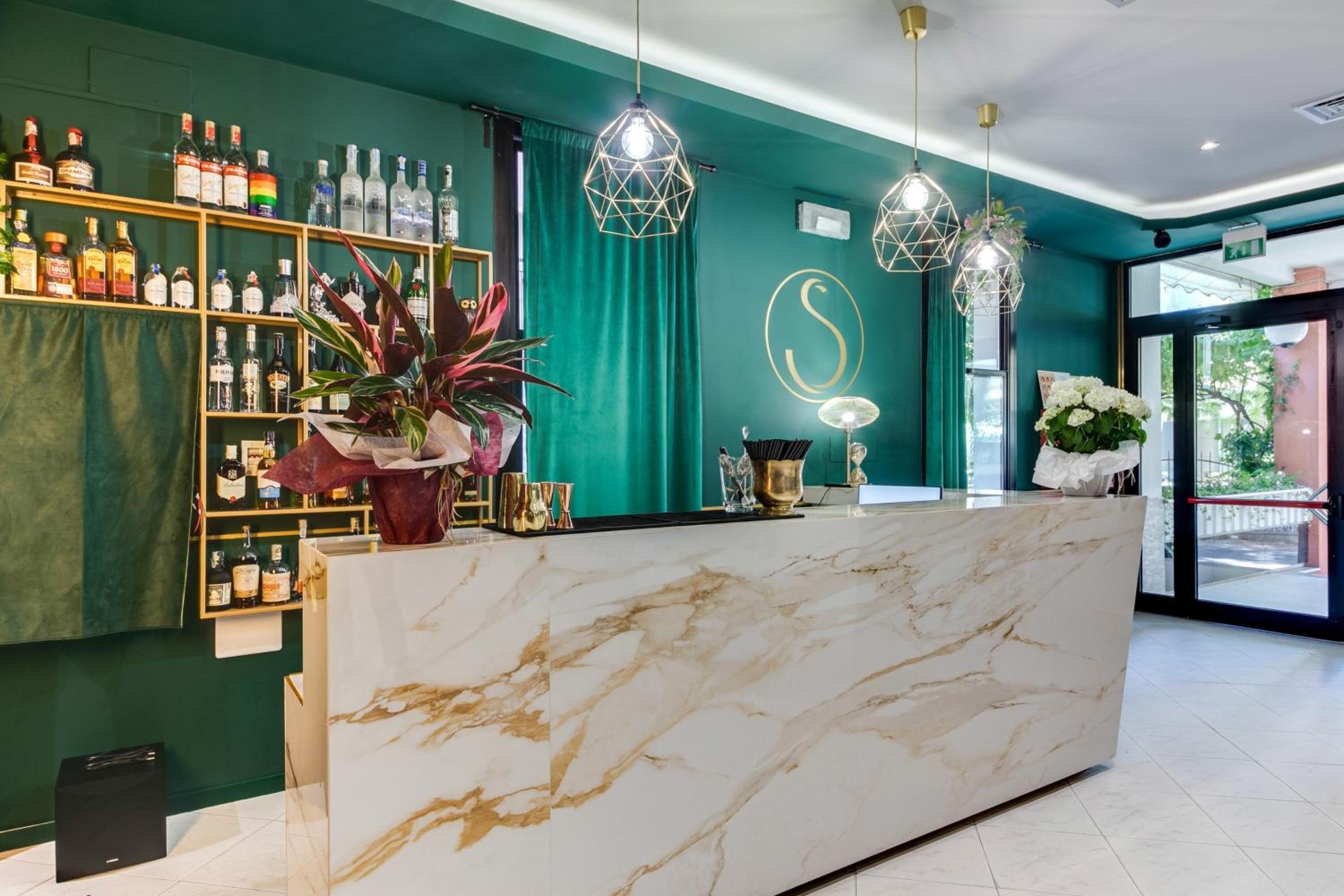 Dove Dormire vicino all'Arco di Augusto: 15 Hotel Centrali