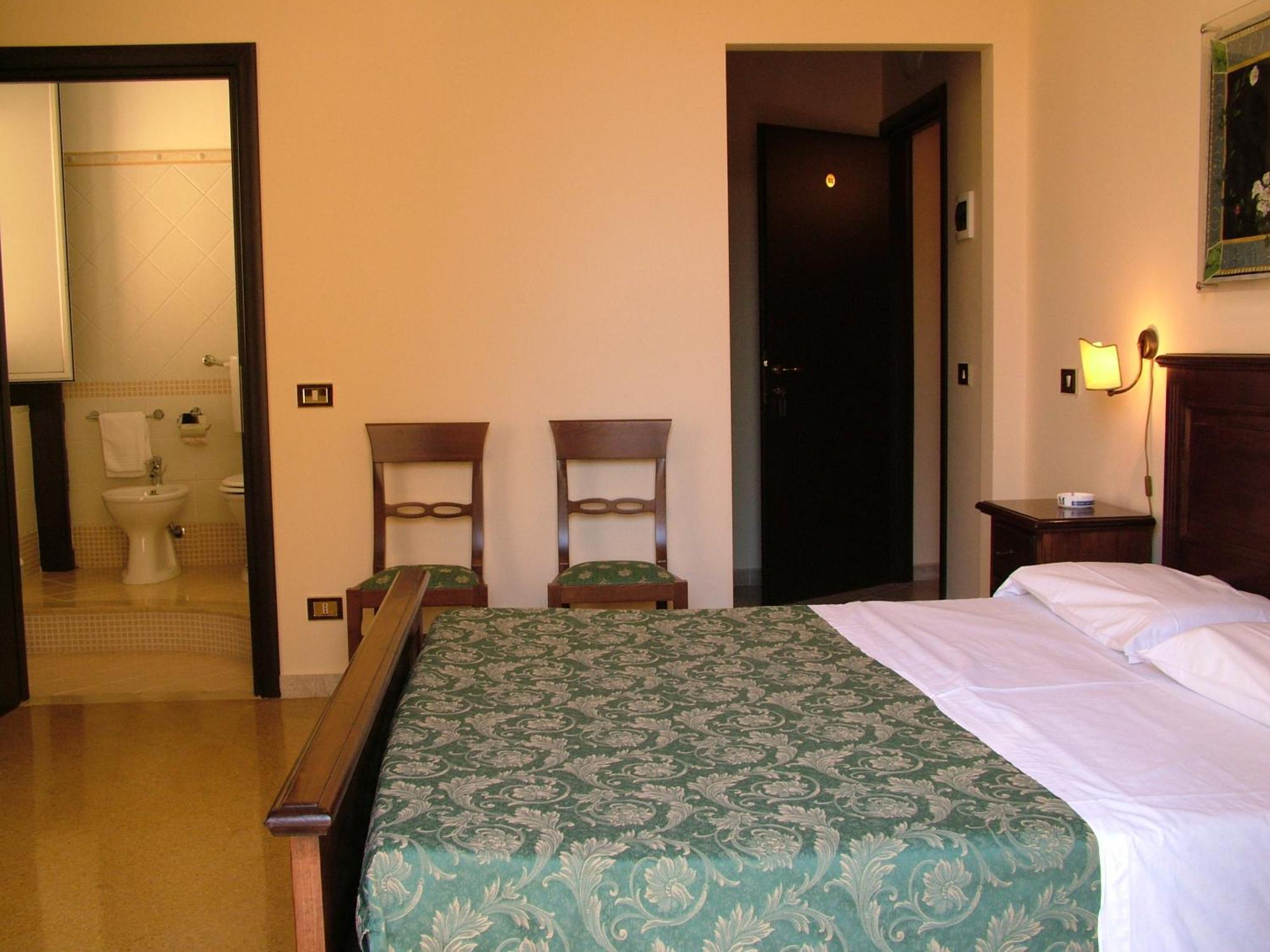 15 Hotel Centrali Vicino al Museo delle Marionette a Palermo