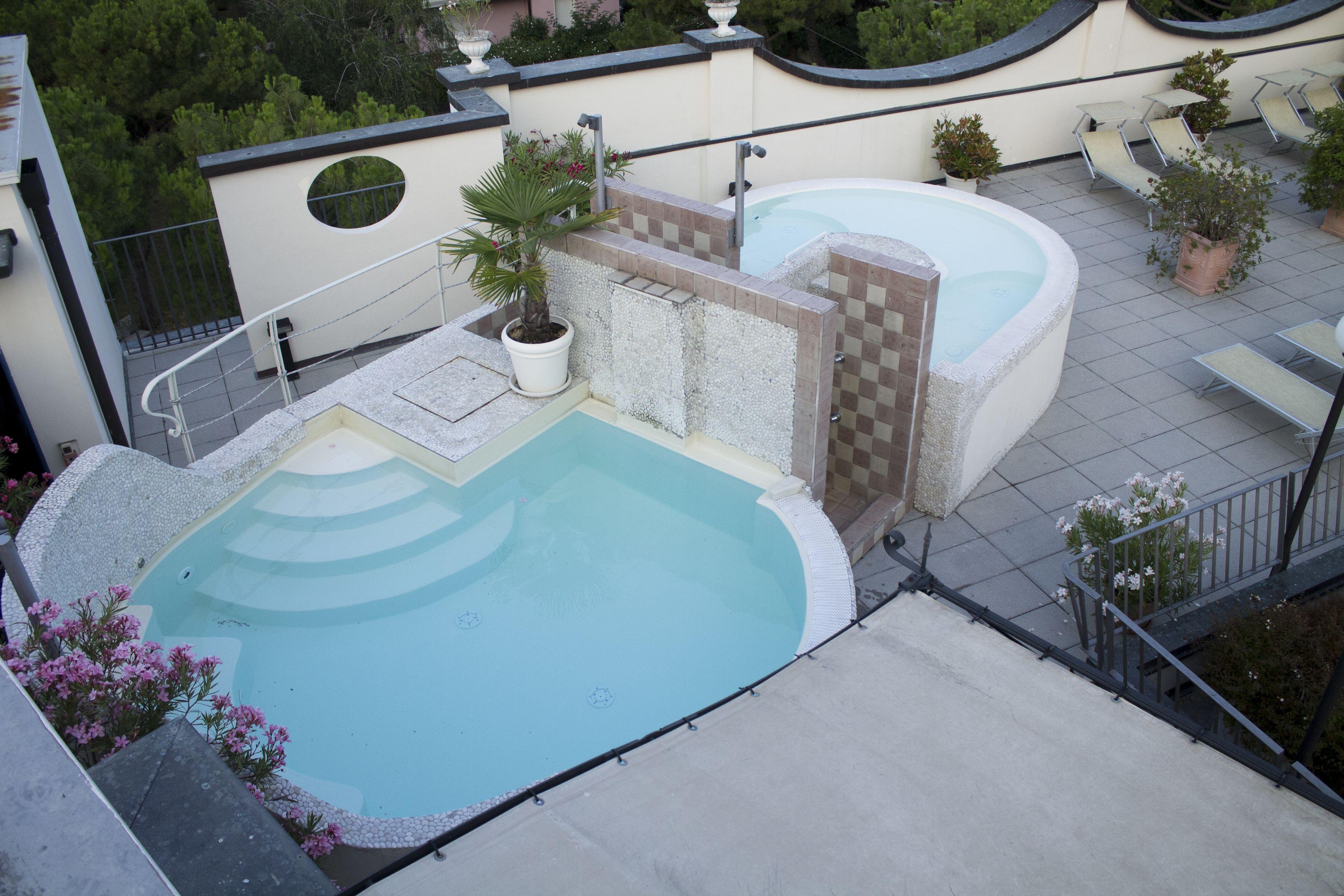4 Beach Hotel vicino al Castello di Desenzano da Prenotare