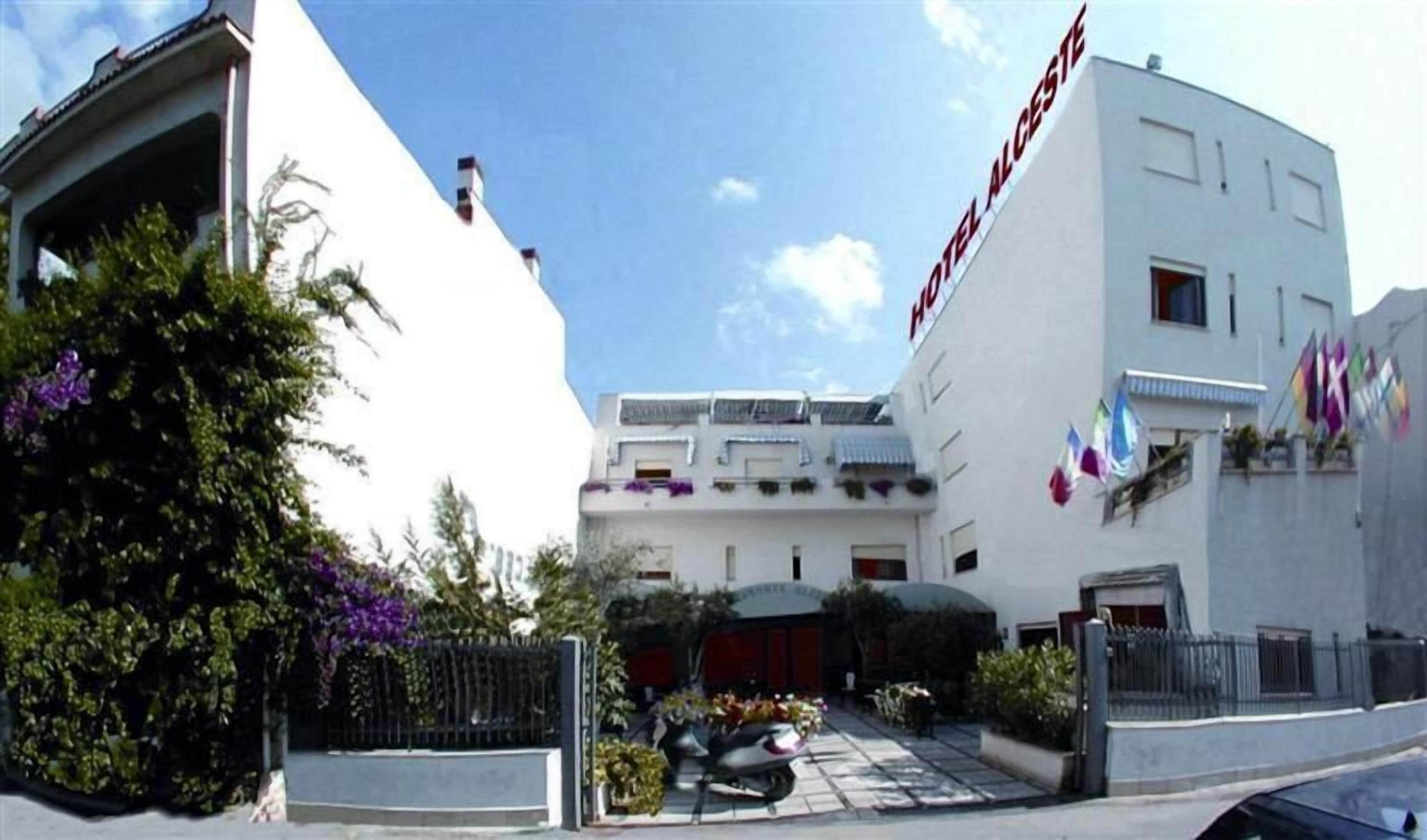 9 Hotel in Sicilia da Prenotare Subito: Guida Pratica